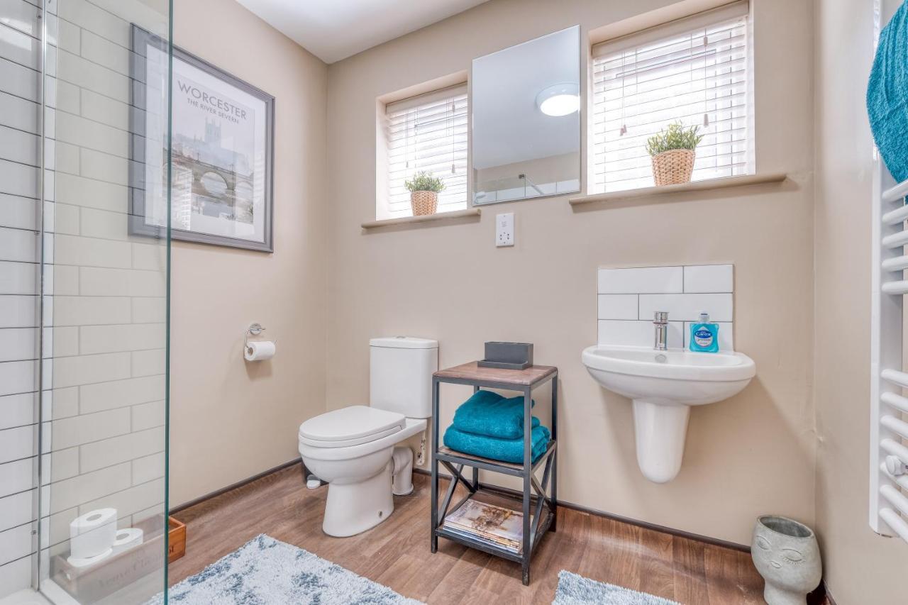 Gorgeous 1-Bed City Apartment, Sleeps 4 Worcester Exterior photo